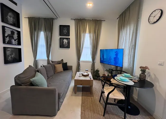 Flatiron Apartment II